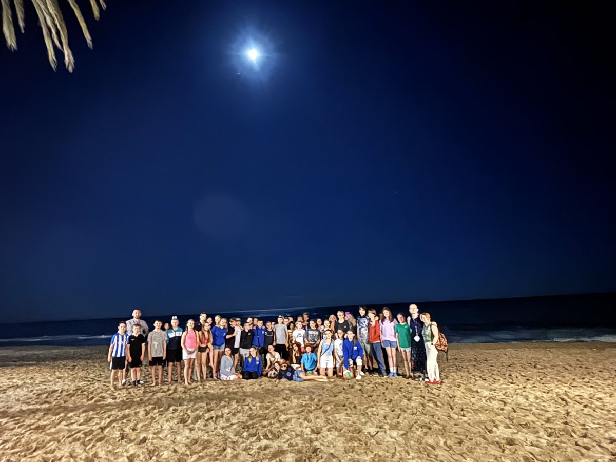 CastleMfl's tweet photo. Our final night on the beach 😢🇪🇸 https://t.co/66XFEAHTT2