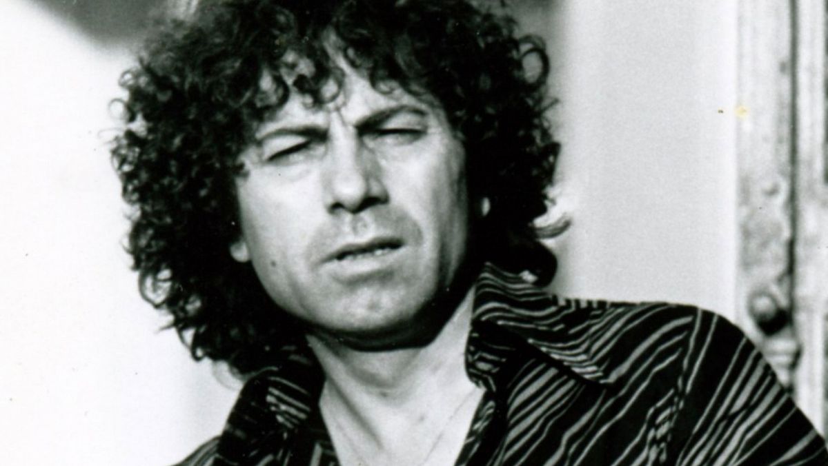 Brutal el <a href="/Impres_TVE/">Imprescindibles TVE</a> dedicado a Agustín Gómez Arcos.

Reconozco que me habéis descubierto a un autor que no conocía y su honestidad me ha fascinado.

Y el puntazo de que suene <a href="/Quentingas/">Quentin Gas & Los Zíngaros</a> al final ha sido el broche de oro.

#IMPGómezArcos