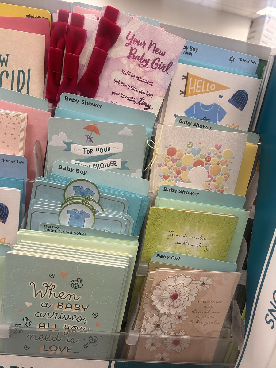 CapeFloy's tweet image. My father says “bunny” exactly right.
And, Witherspooning Heights is 29 but Yorgos is here to remind us why Floyd has a job, is still and school but didn’t get a car for his birthday. 
#makemodel #deportFloy