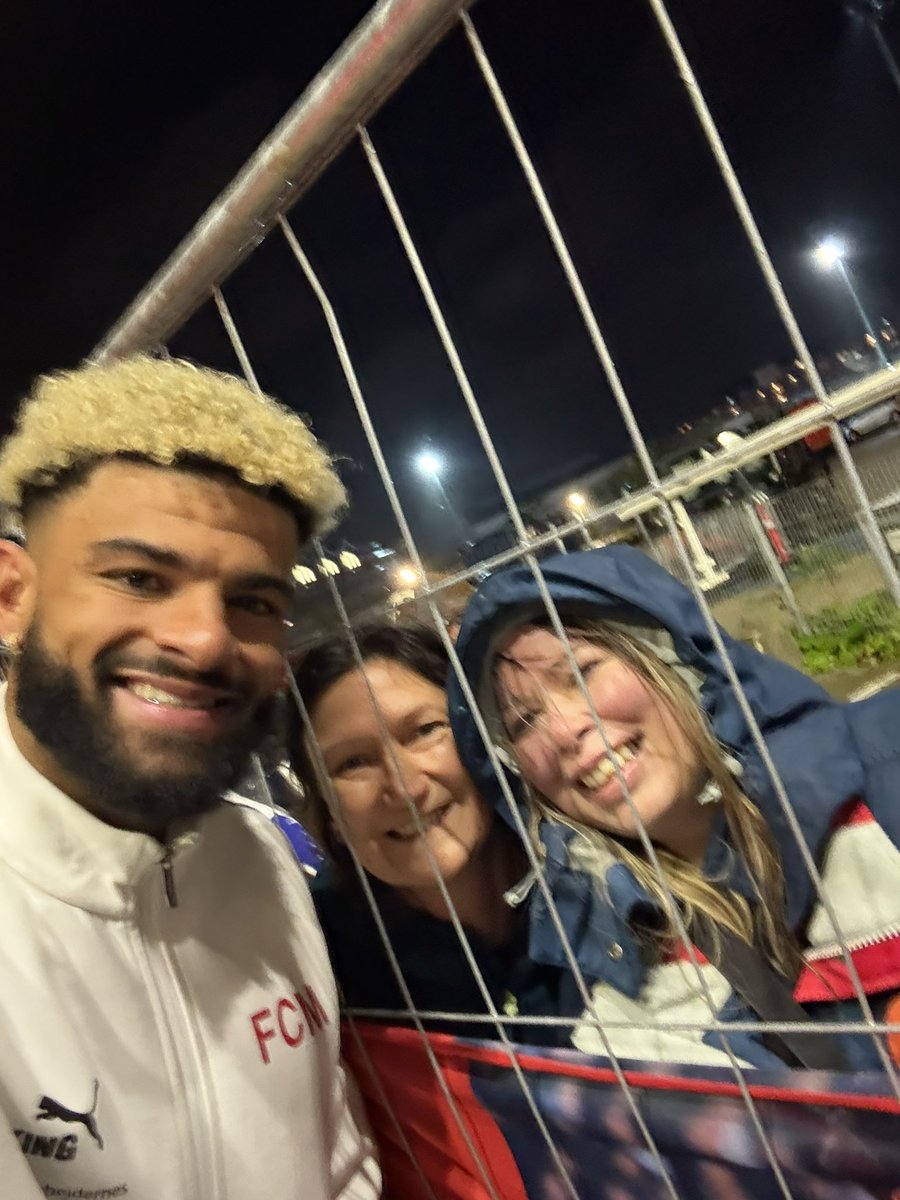 HeathHog73's tweet image. Two EXTREMELY happy girls ❤️❤️❤️