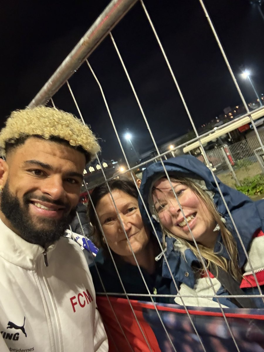 HeathHog73's tweet image. Two EXTREMELY happy girls ❤️❤️❤️