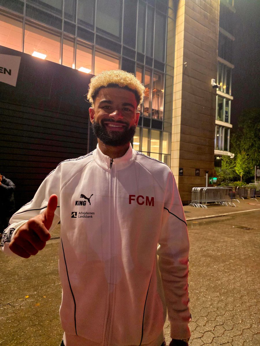 HeathHog73's tweet image. Two EXTREMELY happy girls ❤️❤️❤️