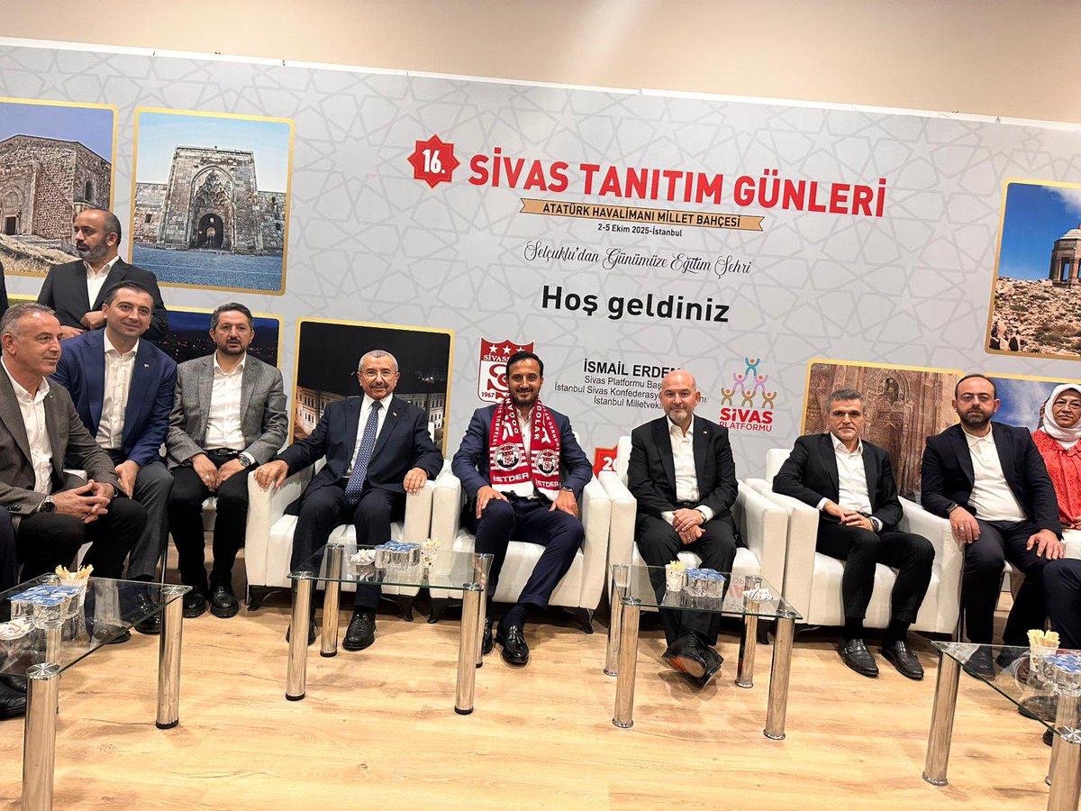 bbismailerdem's tweet photo. 16. Sivas Tanıtım Günlerimiz bugün tamamlandı. 
Bugün yüzbinlere ulaşan Sivaslı hemşerimiz ve İstanbullularla birlikte önceki dönem İçişleri Bakanımız Sayın @suleymansoylu İl başkanımız @abdullahozdemir Bakan yardımcımız @OsmanBoyraz Milletvekillerimiz @hasanturantr @av_nurettinalan Belediye başkanlarımız @DrHakanBahadir @avadursun misafir ettik. Bizleri yalnız bırakmayan tüm misafirlerimize ve saygıdeğer hemşehrilerimize İstanbullu dostlarımıza şükranlarımı sunarım.

Millet Bahçesini memleket tanıtım günleri için hazırlayan başta Çevre ve şehircilik bakanımız @murat_kurum TOKİ Başkanı’na Emlak yönetim genel müdürü @AkifKucukdag ve ekibine Sivaslı Hemşerilerimiz adına çok çok teşekkür ederim.

Sivas’tan tanıtım günlerimizi her zaman maddi manevi desteğini esirgemeyen Sivas Valimiz @valisimsek , Sivas Özel idare Genel sekreteri @haliliyesilyurt il kültür ve Turizm müdürüne, iki üniversitemizin rektörüne, Sivas ticaret Sanayi odası başkanına, ilçe kaymakamlarımıza belediye başkanlarımıza katılımlarından ve fedakarca yaptıkları desteklerden dolayı çok çok teşekkür ederim.

20 yıldır birlikte yol yürüdüğümüz yönetim kadrolarında beraber olduğumuz çok değerli Sivas platformu yönetim kurulu üyelerine, İstanbul Sivas konfederasyonu yönetim kurulu üyelerimize, vakıf, federasyon, il ilçe dernek başkanlarımıza destekleri ve katılımları için çok çok teşekkür ederim.

İstanbul il dışından programımıza katılan Ankara ASİDEF başkanı ve yönetimine, Kayseri federasyon başkanımıza, Kocaeli, Yalova, Düzce,Gebze dernek başkanlarımıza, Antalya vakıf başkanımıza çok teşekkür ederim.

Yurt dışından katılan Sivas platformu temsilciliği noktasında hizmet eden Almanya, Belçika, Hollanda ve İsviçre’den gelen kıymetli hemşirlerimede çok teşekkür ederim. 

Biz Selçukluların torunları Sivaslılar olarak büyük bir aileyiz. Bu ailenin bir Ferdi olmaktan mutluluk ve gurur duyuyorum. Sivas’lı hemşehrilerimize, Sivas’ımıza Ülkemize hizmet etmekte bizim üzerimize düşen önemli bir vazifemiz olduğuna inanıyorum. Ufak tefek eksiğimiz kusurumuz mutlaka olmuştur tüm misafirlerimizden özür dileyerek haklarını helal etmelerini istiyorum, inşaallah seneye 17. Sivas Tanıtım Günlerinde buluşmak üzere @SivasPlatformu