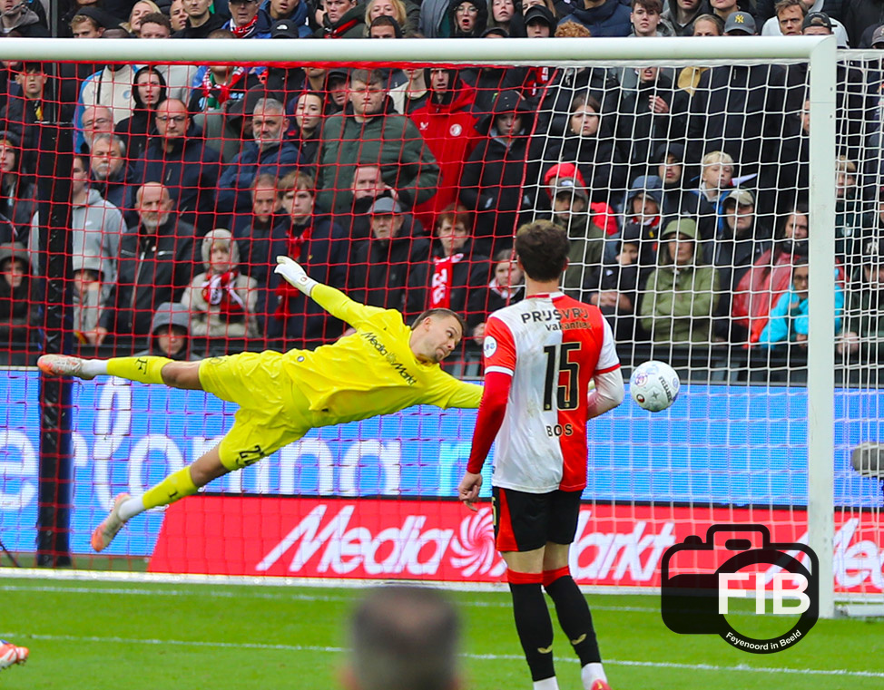 <a href="/JanDirkStouten/">Jan Dirk Stouten</a> Fotoreportage #Feyenoord - #FcUtrecht 122 met foto's te zien via de link -->> feyenoordinbeeld.nl/fotogalerij/se…