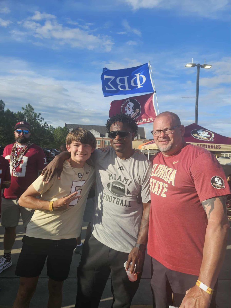 ChipWesterly9's tweet photo. FSU…Miami..Enough Said! Great day at the tailgate at Lot 19! Former Nole &amp; Former Cane greats came through &amp; hung out. @FSUFootball @CanesFootball @strugglemade105 @biggameJames_36 @BMac_SportsTalk @CjWilson850 @garnetandgold @SPEARATICS @dkelley21 https://t.co/pDJ32Z27qa