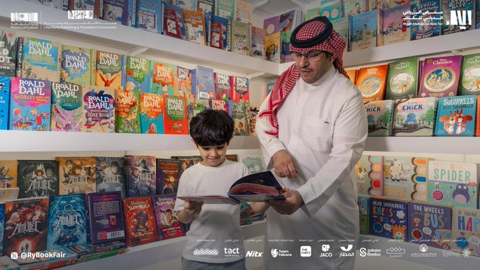 المجتمع السعودي نشِط بمؤسساته وأفراده، فعاليات متنوعة بين الثقافة والأصالة، 
تتزامن في وقت واحد، 
ولكل معرض جمهوره وزوّاره.
#معرض_الرياض_الدولي_للكتاب_2025
#معرض_الصقور_والصيد_السعودي_الدولي