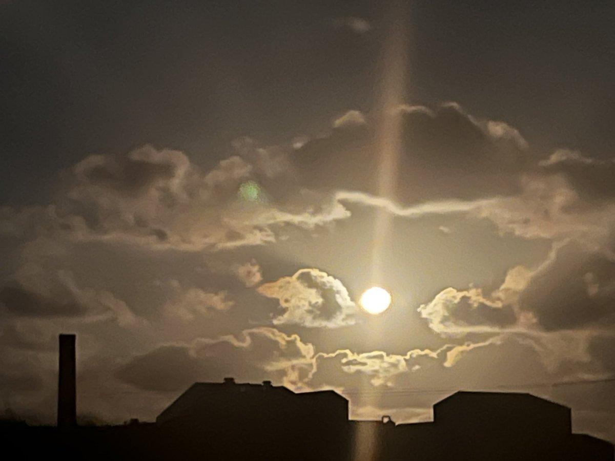 reiko98971's tweet image. #0430
 #TimeMaster
 #🌝
 #skylove
 #cloudLove 
おはようございます🦋
  #井戸神祓