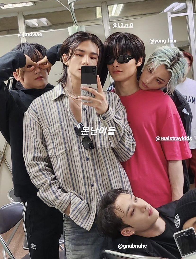 acho incrível que todos os meninos estão nessa foto
