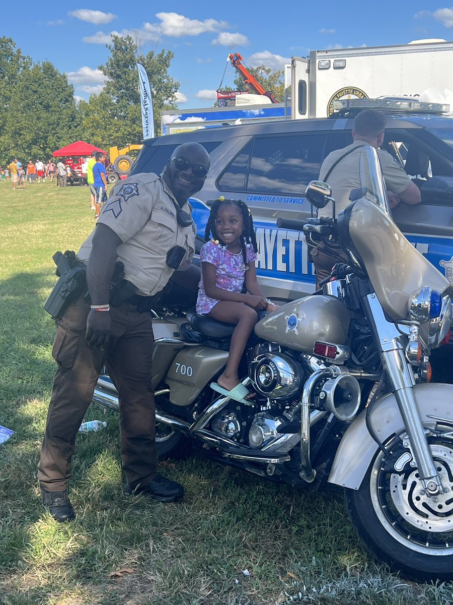 SheriffWitt's tweet photo. We are having a great time visiting with members of our community and future public safety partners at the Lexington Fire Prevention Festival! This event is at Madterson Station today until 6 pm! Come on out if you can!

#livingmicah68 https://t.co/vJcdvg3JzS