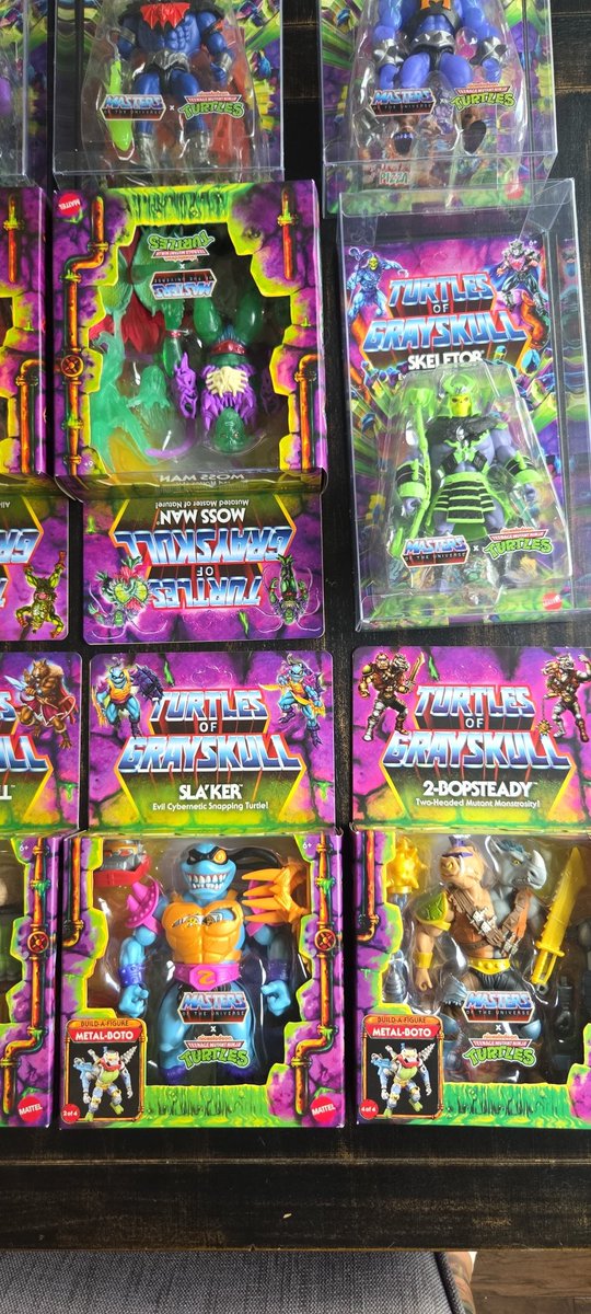 eric_flathers's tweet image. Thinning things out! Anyone interested these are MOC &amp;amp;MIB! Each carded figure has a case! Accepting offers! DM me
#TurtlesOfGrayskull #Motu #CHC