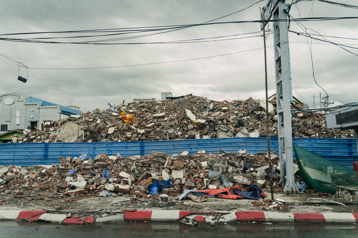 1real_nhyira's tweet photo. The road to recovery isn’t just about restoring buildings , it’s about rebuilding hearts, dreams, and communities. Every effort, every voice, and every act of compassion matters. #CommunitySupport #PostDisasterRecovery #UNVolunteers #ResilientMyanmar #GMMTVFANIVAL #helevier https://t.co/BxQvDMziTB