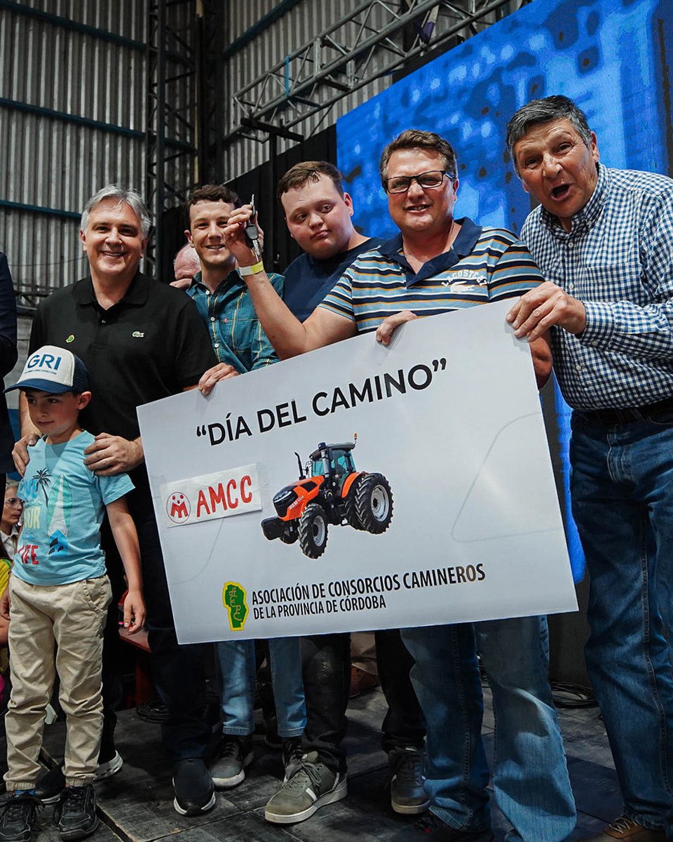 En el #DíaDelCamino, Córdoba reafirma su modelo de gestión vial junto a los Consorcios Camineros.

En #Oliva compartimos un gran encuentro que reunió a más de 1.100 representantes del sector agropecuario y de los consorcios, con quienes, a través del trabajo conjunto, sostenemos