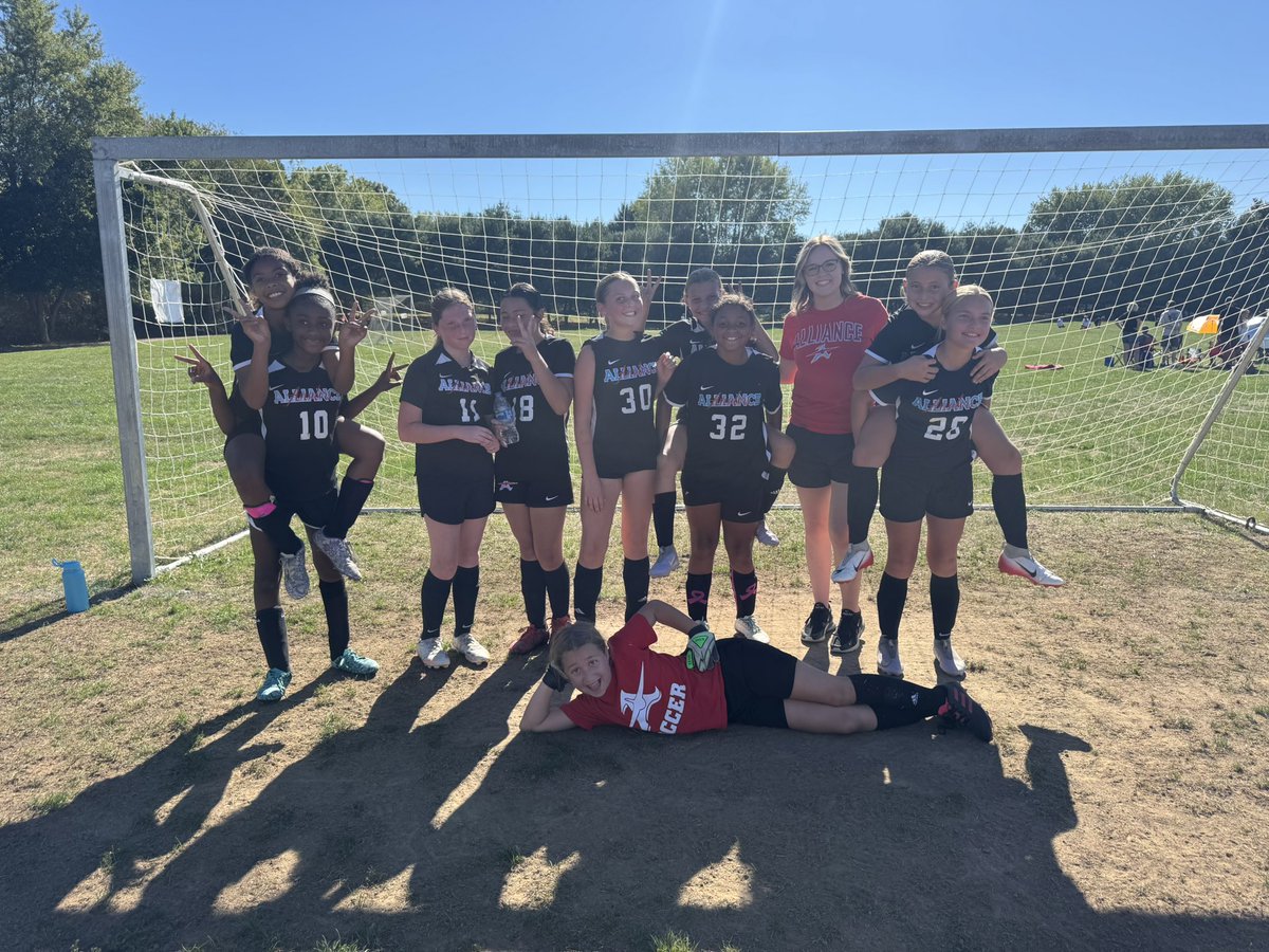 Congrats to our u12 girls for finishing as regular season champs with a 7-1 record including a six game win streak to end the season.  Coached by Mallory McCreedy class of ‘18, Ava Dickey class of ‘26 and varsity coach David Lipely class of ‘03.  The future is bright.
