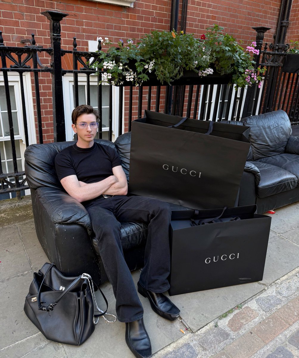 gallucks tweet media