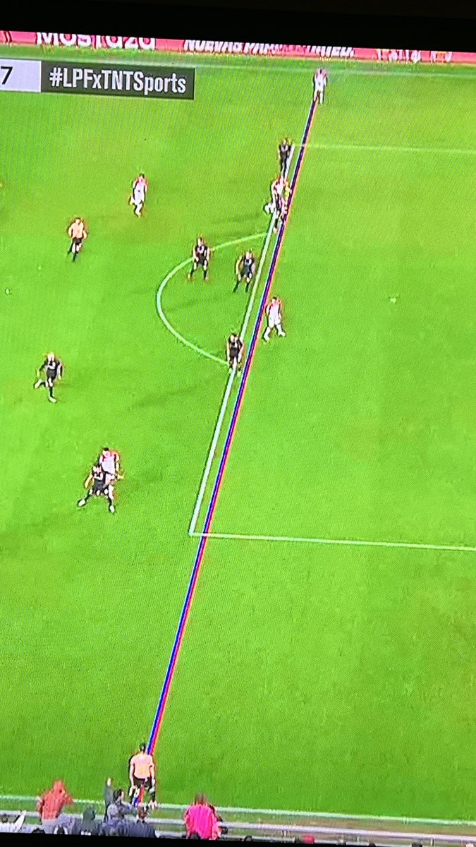 Jajaja son unos impresentables
Destruyeron todo el fútbol Argentino <a href="/tapiachiqui/">Chiqui Tapia</a>