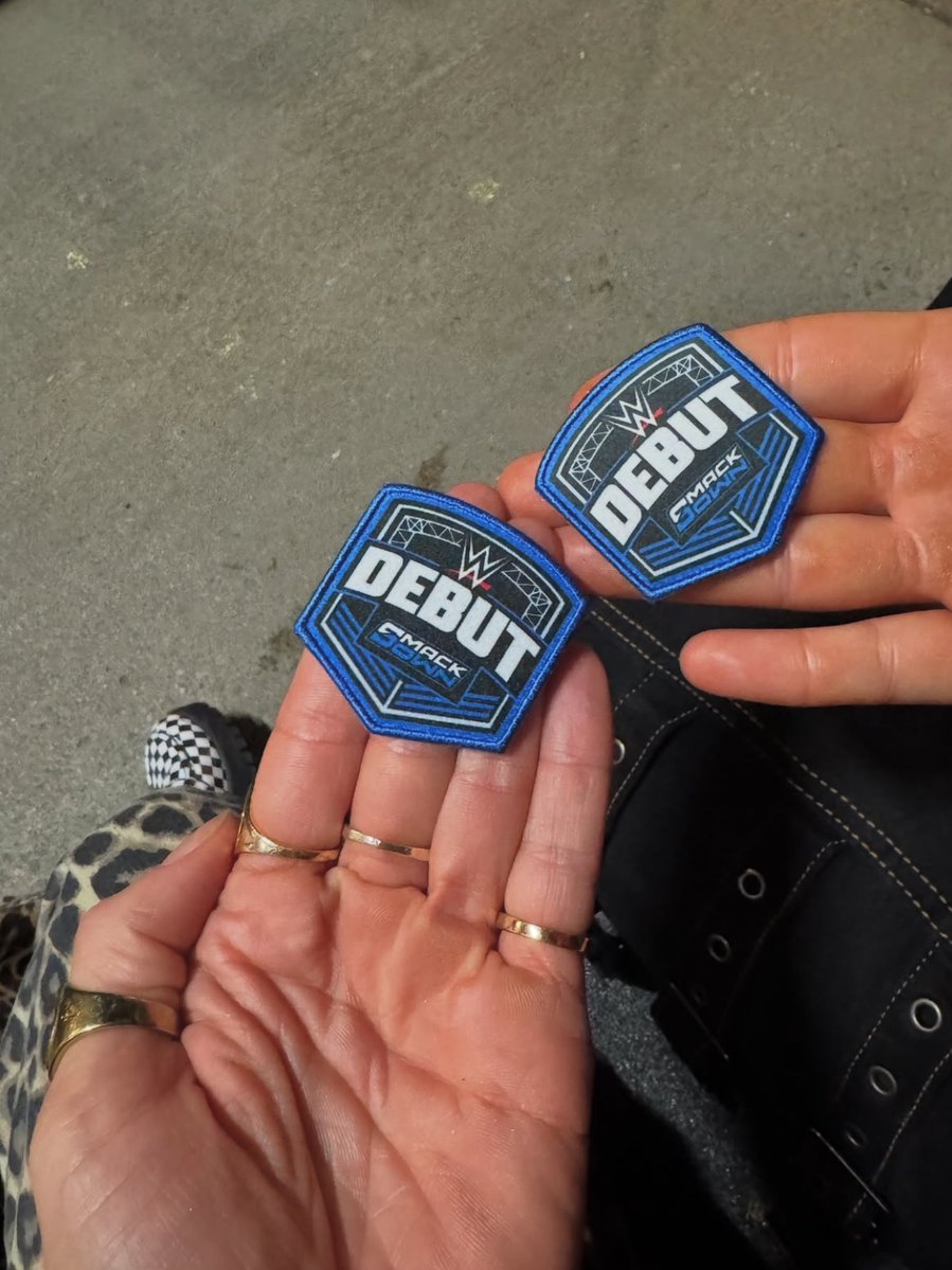 Sol Ruca and Zaria received their Smackdown debut patches this week 🔥