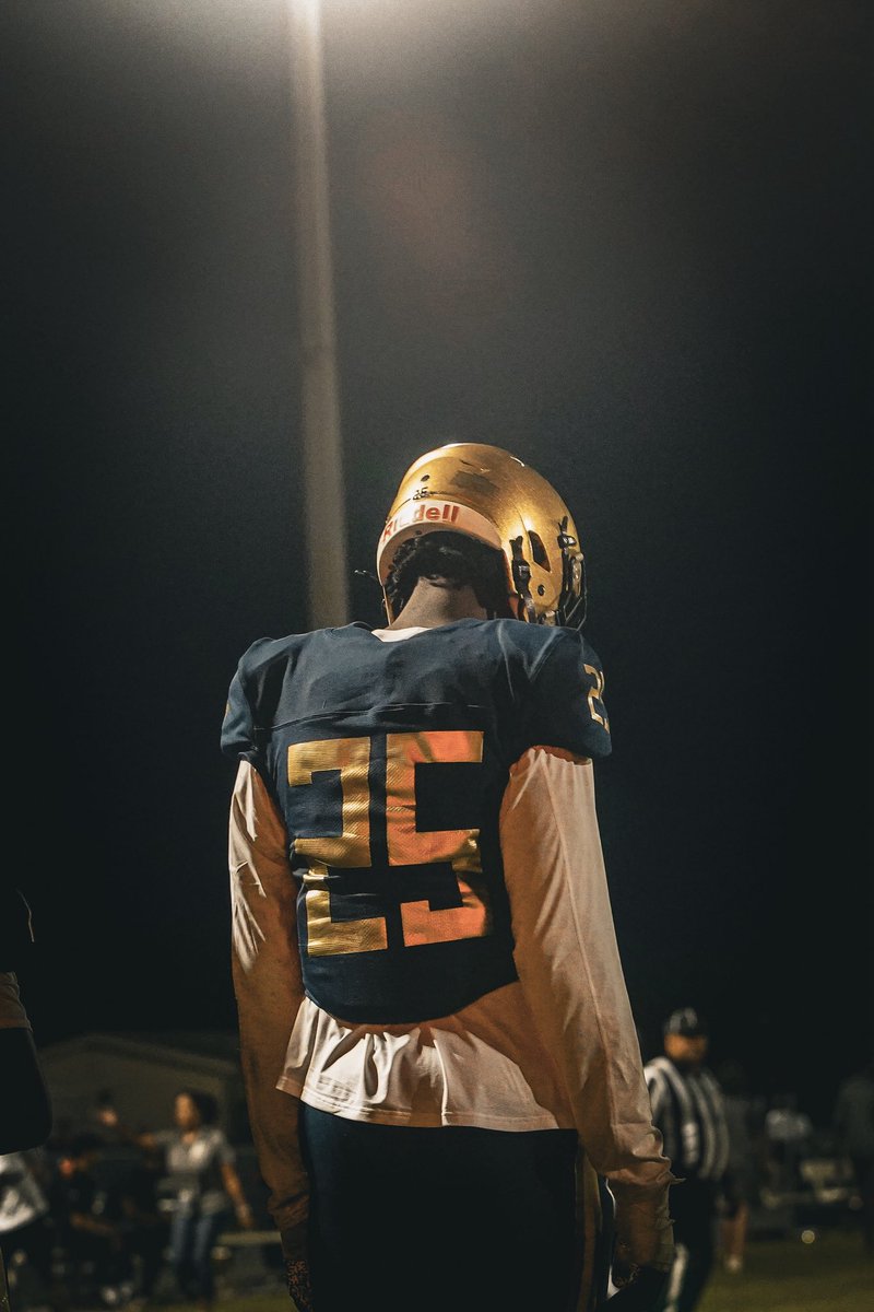 hudl.com/v/2SuGFh
Mid season tape <a href="/All_American73/">Coach Kessel</a> @Rivals_HS <a href="/On3sports/">On3</a> <a href="/bhernyscoutguy/">Brian Herny</a>