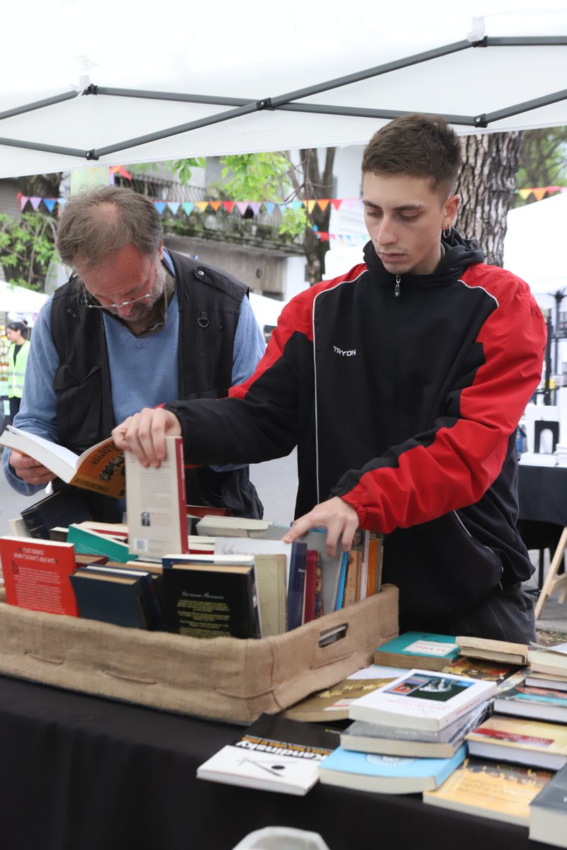 Feria Leer y Comer tweet media
