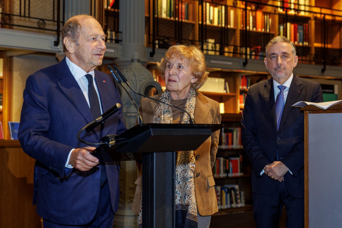 GillesPecout's tweet photo. Le Prix de la BnF-2025 récompense l'historienne Michelle Perrot. Nous honorons la trajectoire de l’une des plus grandes spécialistes d’histoire sociale de la France contemporaine, professeur et citoyenne engagée, historienne des ouvriers, des femmes et des “oubliés”.@GallicaBnF https://t.co/vIndNIJl6q