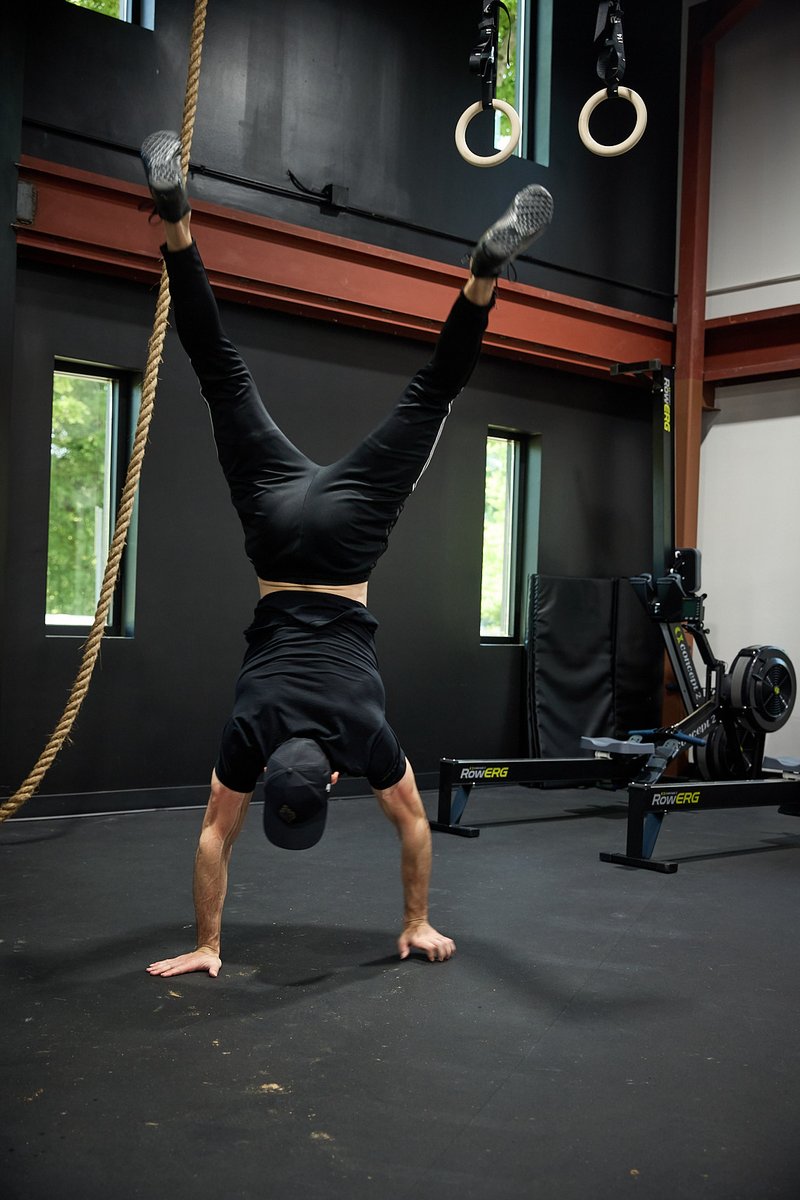 CF_Full_Armor's tweet photo. Real fitness isn’t about being the strongest in the gym or the fastest on the track… it’s about being good at everything.

A weakness in any area—strength, endurance, mobility, speed—isn’t just a training gap. It’s a health warning.

#crossfit #crossfitfullarmor https://t.co/j02qV8f7uO