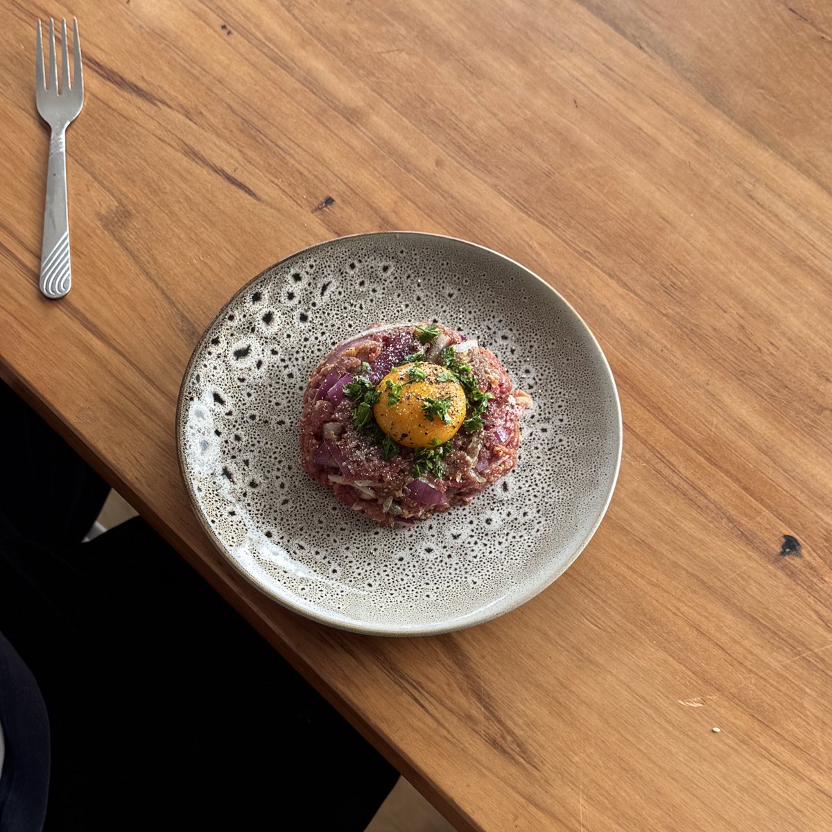 You know you’re getting top quality beef when you have your butcher on speed dial and he tells you to wait a couple hours as he’s only just started boning your cut of the rack.

NZ g-f, same day slaughter. Freshly butchered to plate. This is the type of beef I make tartare with.