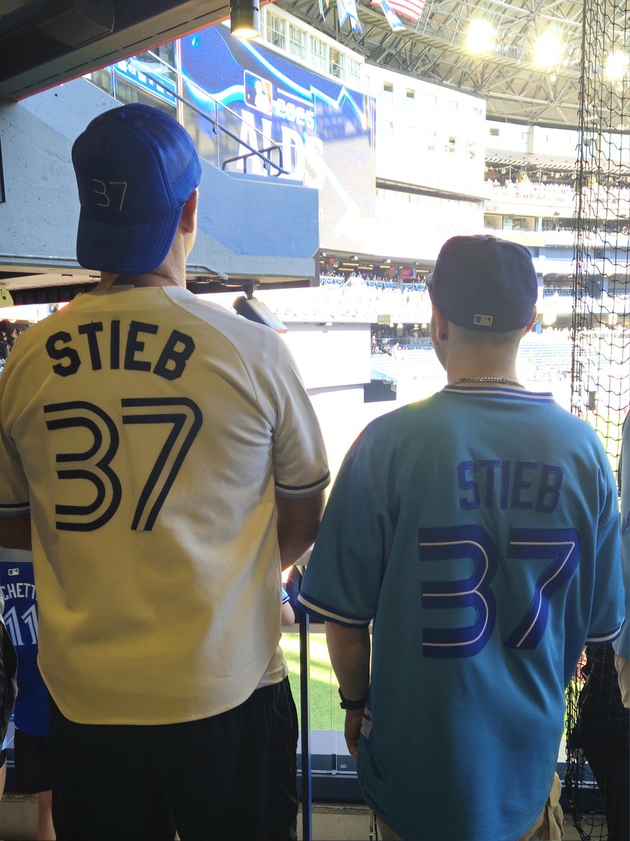 DaveStiebToday's tweet image. 2/2: 🔥 #StiebNation #Retire37 @BlueJays #BlueJays #LightsUpLetsGo #WantItAll 🔥