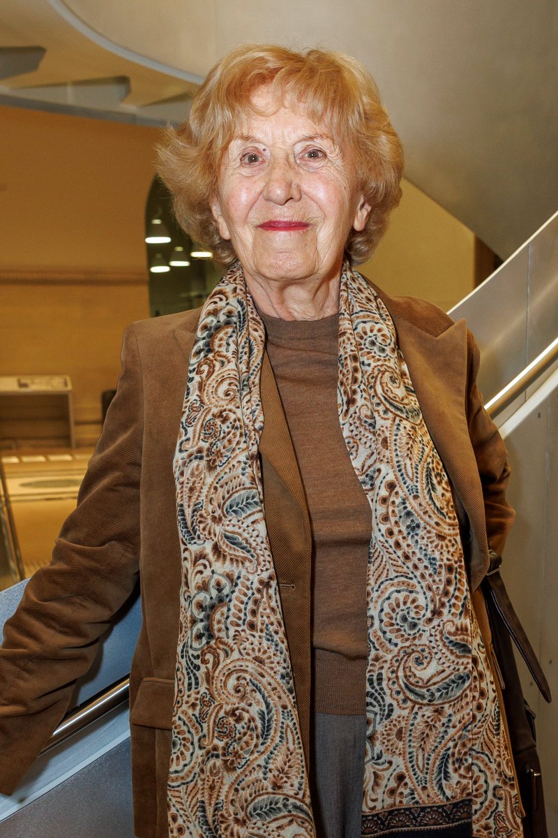 GillesPecout's tweet photo. Le Prix de la BnF-2025 récompense l'historienne Michelle Perrot. Nous honorons la trajectoire de l’une des plus grandes spécialistes d’histoire sociale de la France contemporaine, professeur et citoyenne engagée, historienne des ouvriers, des femmes et des “oubliés”.@GallicaBnF https://t.co/vIndNIJl6q