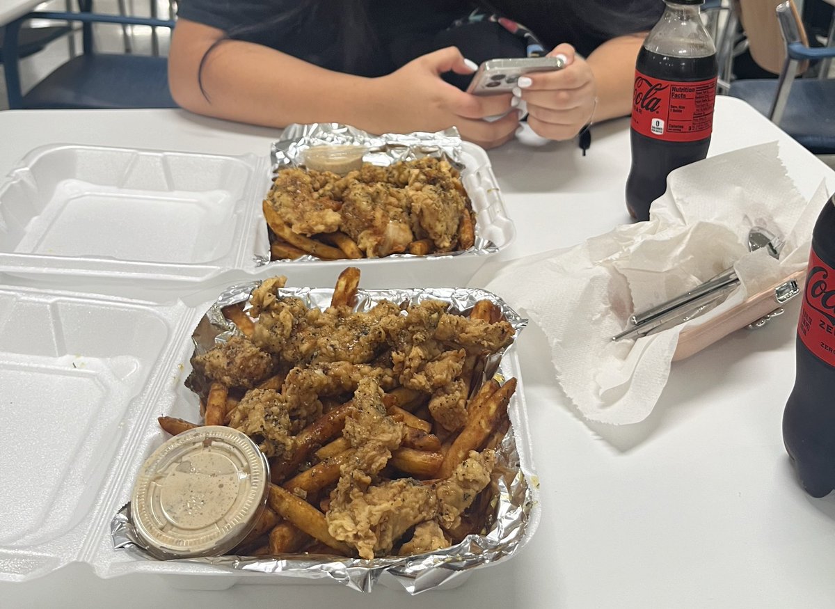 msgloverr's tweet photo. Love chicken baby chicken chicken chicken https://t.co/u68W3dIIb5