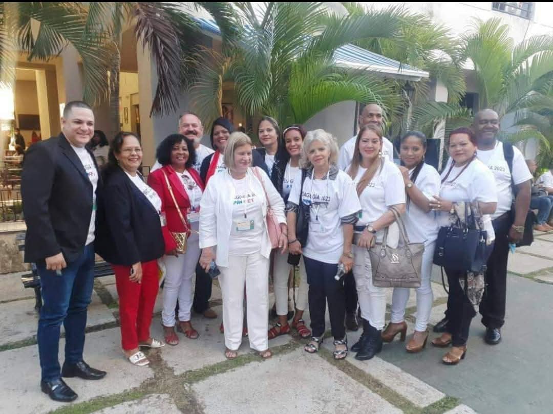 villafruel900's tweet photo. 5 de octubre, conmemoramos el Día Mundial de las y los Docentes, instaurado por la UNESCO en 1994 para reconocer la labor fundamental de quienes lo dan todo por la formación integral de niños y niñas .
Felicidades a todos 📚📚✍️✍️✍️🎉🎉🎉 https://t.co/KrGiu096OY