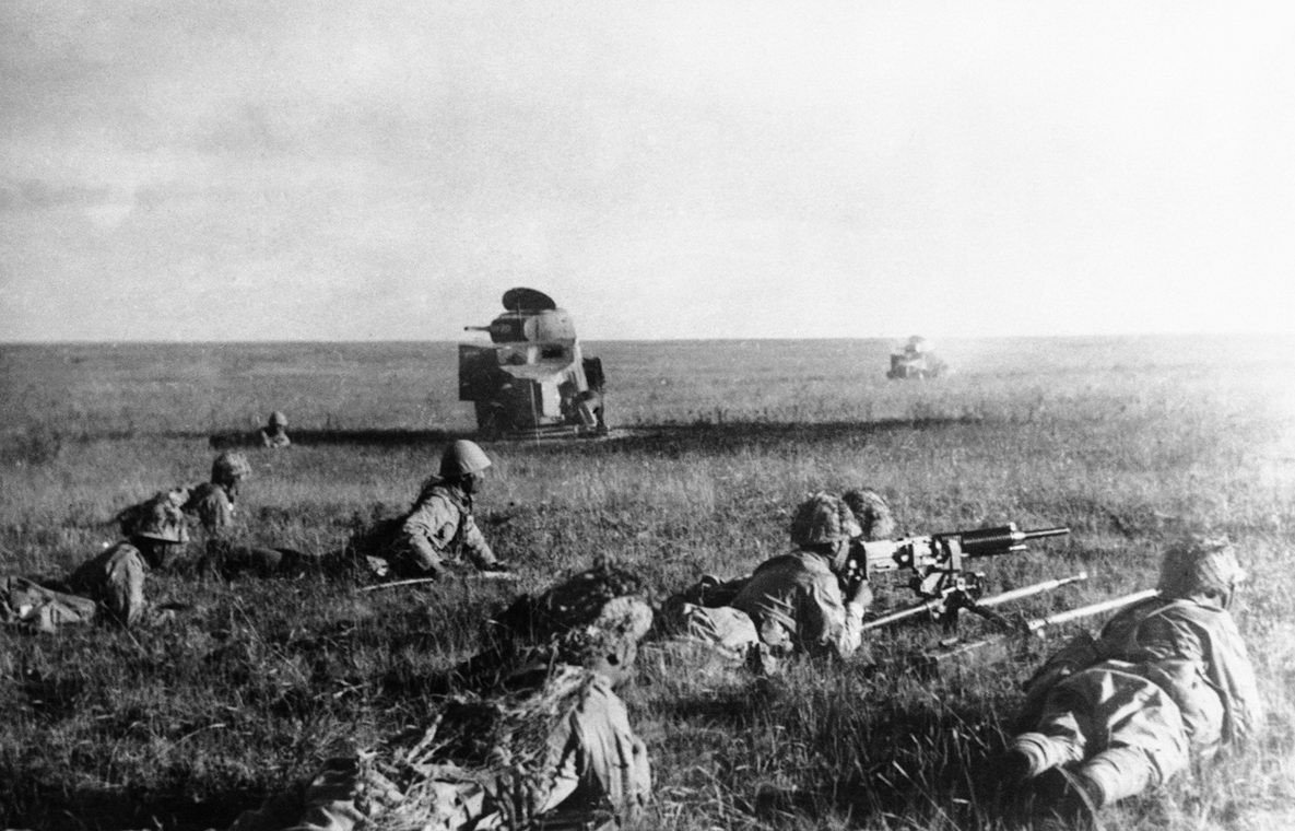 WW2Facts's tweet image. A Japanese Type 92 machine gunner and infantry in Mongolia Area, China, in July, 1939.

#History #WWII