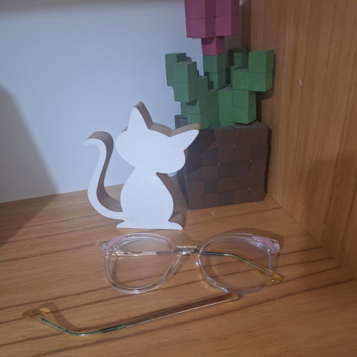 When the "Steal my glasses" redeem goes wrong. R.I.P.
Ps. Always have a pair of backup glasses!!!