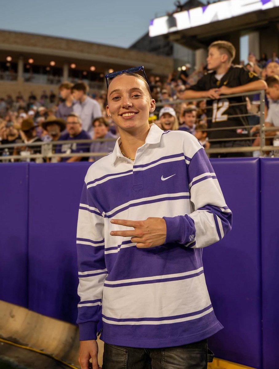 she looks so good in purple. motion to change the wings colors.