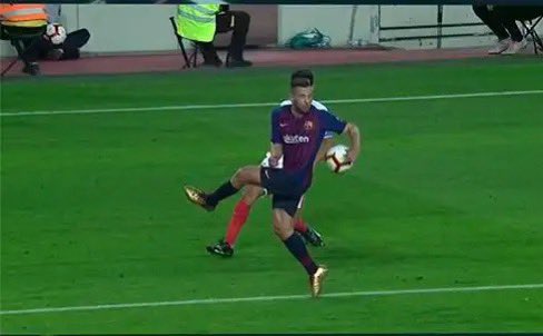caliguIa3's tweet photo. Bueno pero eso seguramente sea porque el Sevilla no llegaba al área: https://t.co/NFkAmp0QBJ