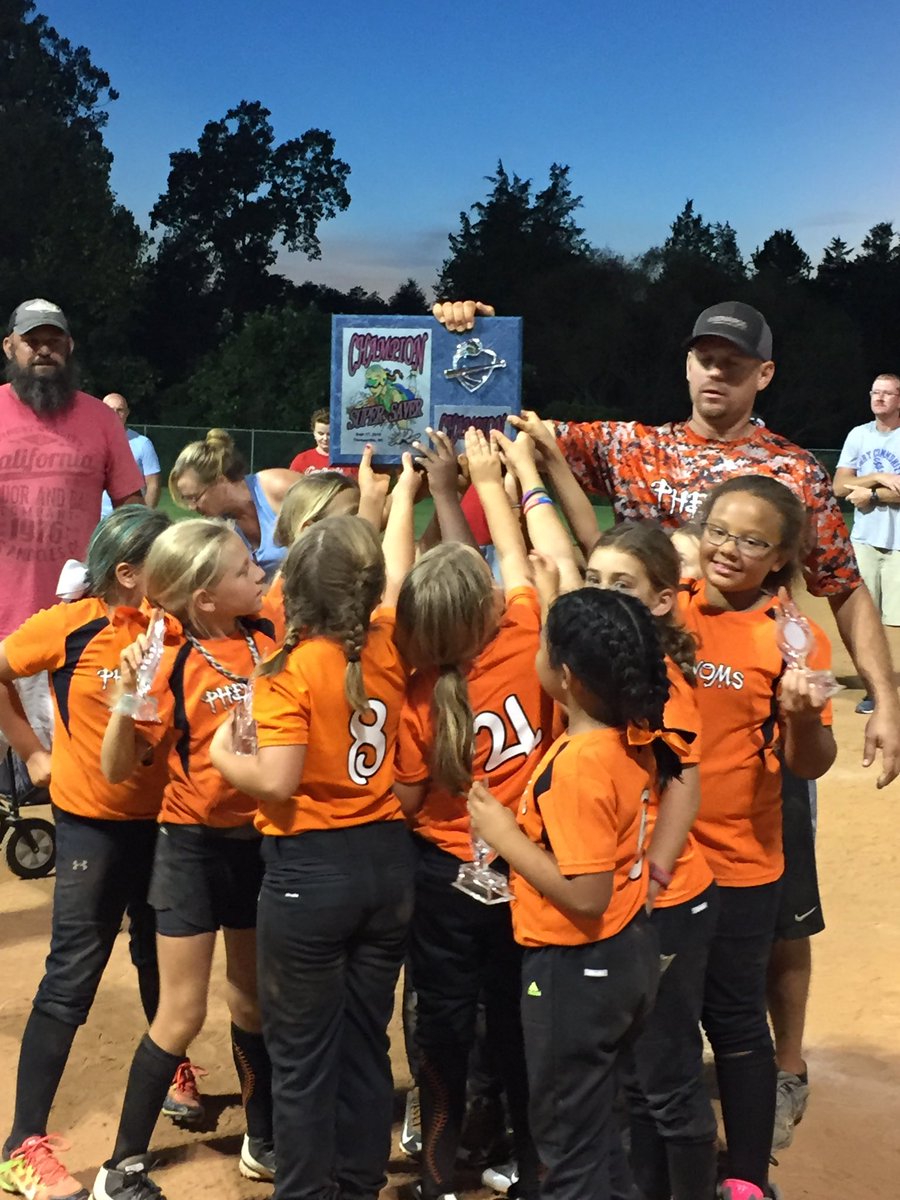 Phenoms18u's tweet photo. This morning the Fuquay Phenoms got our ๐งก400th๐งก win since the team was founded in 2016!! This team has been nothing short of phenomenal for almost 10 years, but we arenโt finished yet! ๐๐ฅ๐ฅ
#gophenoms @AbbyHoward_11 @AvaFaucette2026 @indiam2026 @garciamolinab @samlangdon2026 @mHarrold2027 @AliyahCroll2027 @causeybenton @BellamieGore1 @MaykenLynette @MakenlyHor83875 @JasonFaucette @jbhoward12000