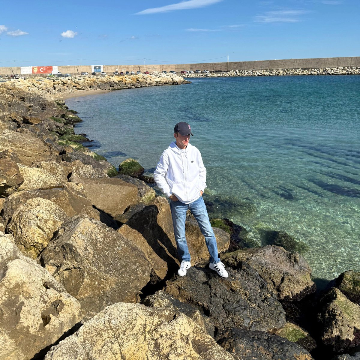 kore1963's tweet photo. 🧢 https://t.co/Rj76vAkWie