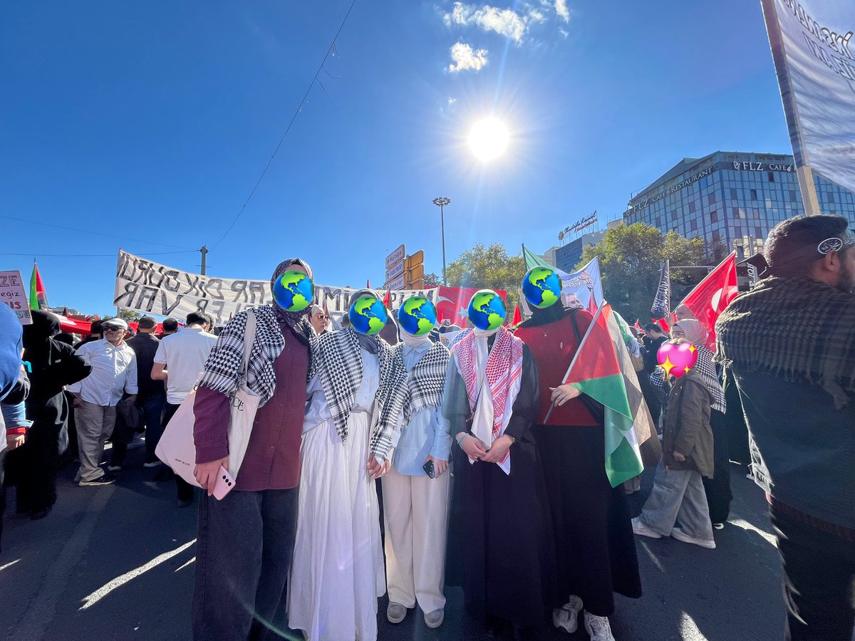 kmselis's tweet photo. Ankara’dan Gazze’ye direnişe bin selam🍉 https://t.co/8lFknY3kvp