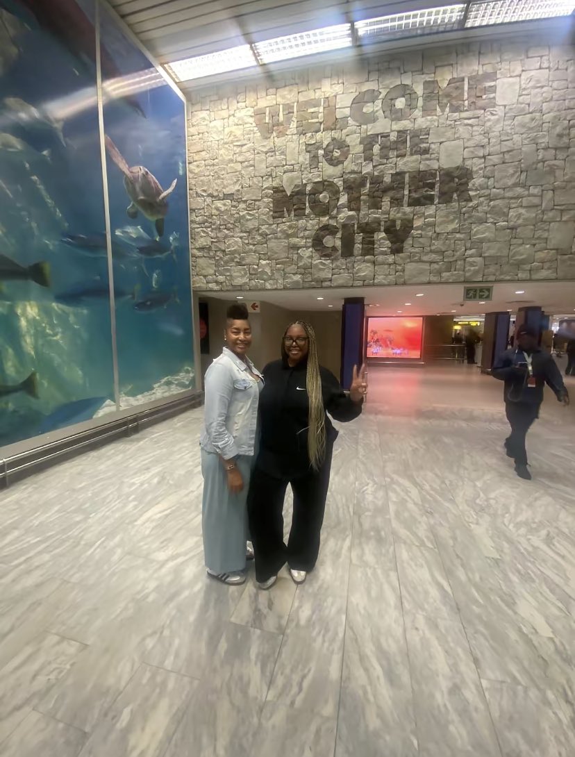 ๐
๐๐๐๐๐๐ (@estoylexie) on Twitter photo My โlil friendโ and I in Cape Town,SA๐ฟ๐ฆ๐ซถ๐พ #Capetown #SouthAfrica My โlil friendโ and I in Cape Town,SA๐ฟ๐ฆ๐ซถ๐พ #Capetown #SouthAfrica