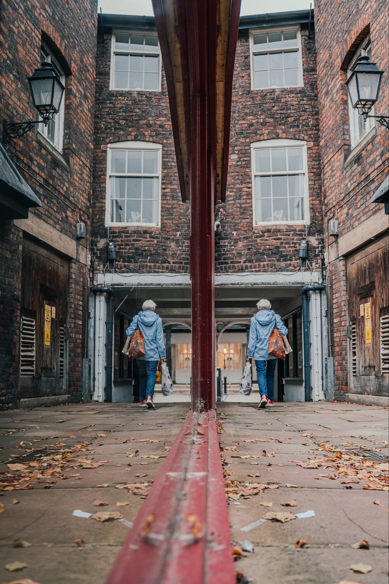 Ben46291729's tweet photo. Chester #sony #streetphotography #picoftheday #photography #city #photoartistry #painterlyphotos #sonyalpha #ukstreetphotography #cityview #uk_shooters #tamron #citygrammers #moods_in_frame #gramoftheday #travelgram #photos #instapic #bentaylor79 #tamron #capturesthemoments https://t.co/BFiv73gfXZ