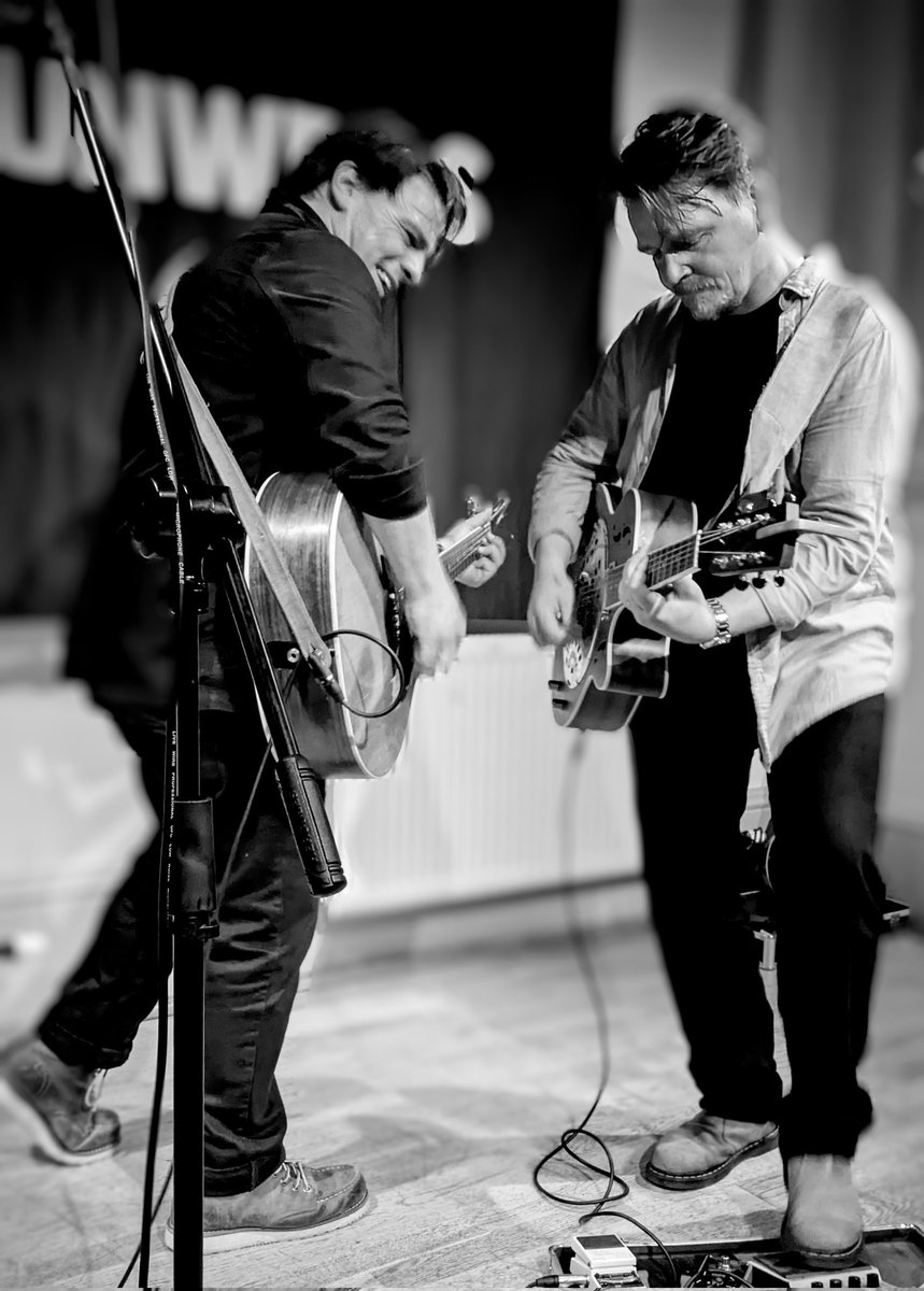 What a beautiful night it was with the incredible <a href="/thedunwells/">The Dunwells</a> at the gorgeous <a href="/RuralArts/">Rural Arts</a> 🎸 just wholesome loveliness with such talented musicians 🎶 gooooo see them!!!!