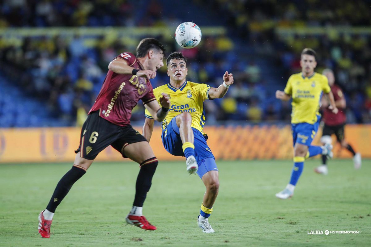 maanugr_'s tweet photo. 🔐🔝 𝗜𝗞𝗘𝗥 𝗥𝗘𝗖𝗜𝗢 𝗘𝗟 𝗖𝗘𝗥𝗥𝗢𝗝𝗢 𝗗𝗘𝗟 @Cadiz_CF: 
2 despejes. 
0 veces regateado. 
79% de pases precisos. 
4/5 duelos ganados. 
6.8 de Valoración. 

El mejor de la defensa, se está convirtiendo en un pedazo de futbolista. Partido DESCOMUNAL de Iker Recio hoy. https://t.co/fBtBvPofIj