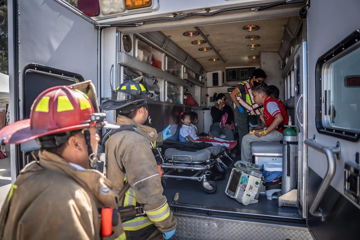 ojocliniconews's tweet photo. #PorSiTeLoPerdiste 
🚨 En #Tijuana, 245 alumnos de seis primarias 🏫 se #Intoxicaron tras consumir el desayuno escolar #PancitaLlenaCorazónContento 🍲, 40 de ellos #hospitalizados en estado crítico 🏥.
🔥 Conoce el dato completo  https://t.co/A8HdJ3vaaR https://t.co/2bISro0Yn3