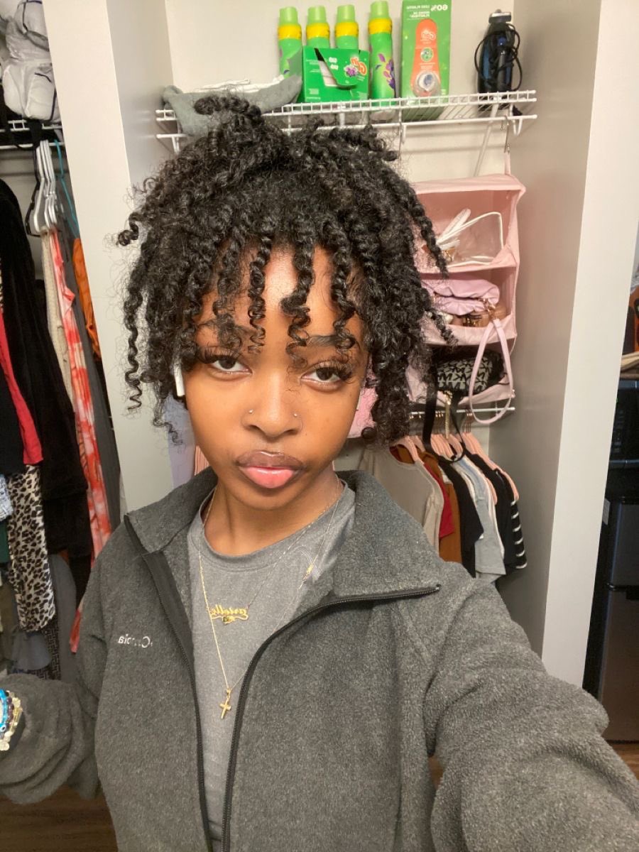ariithacreator's tweet image. yooo why is a three year old picture of me in some random beauty supply store in alabama 😭