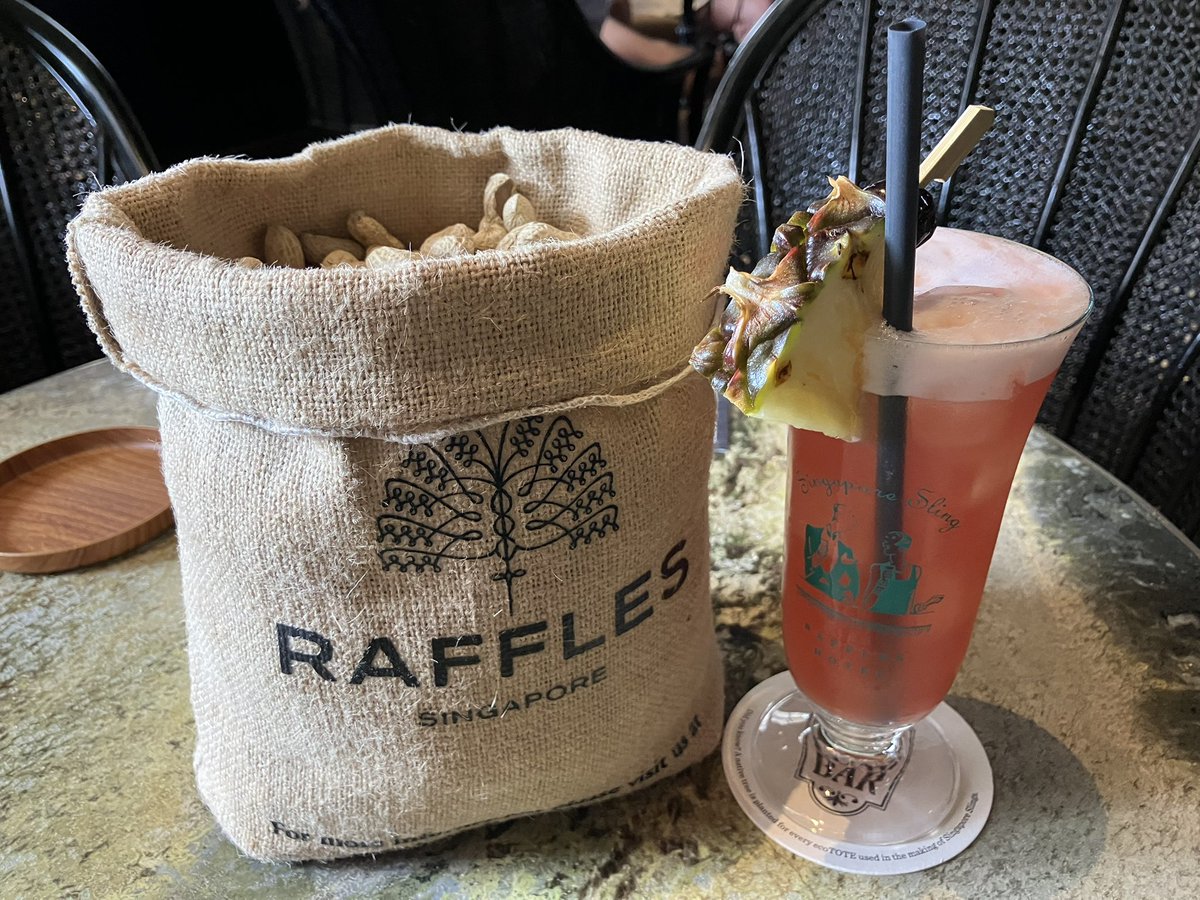 シンガポールの老舗高級ホテル「ラッフルズ・ホテル」にある「ロング