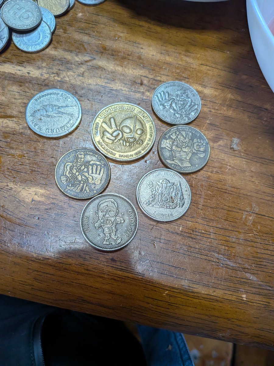 なんか、懐かしいメダルが出てきた。
高値付いたりしてるのかね？