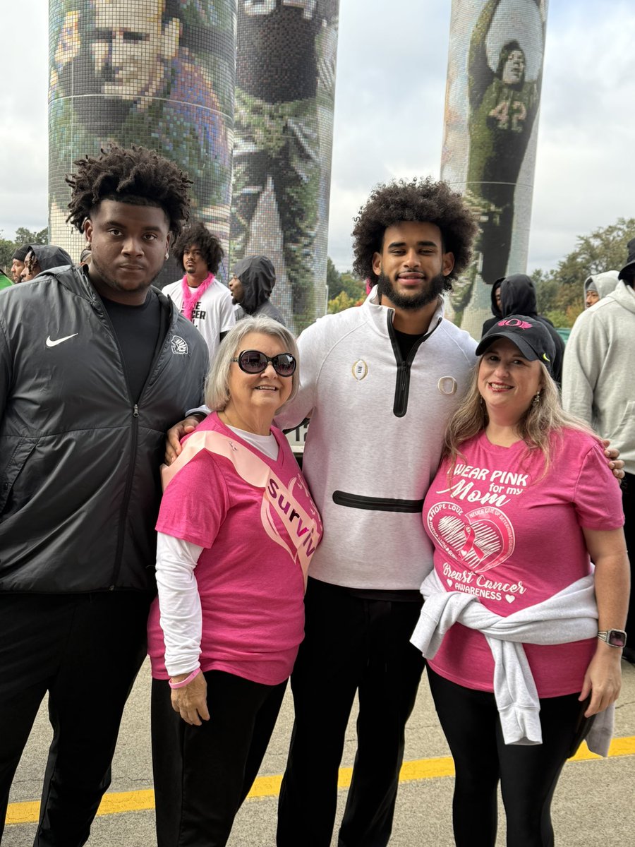 Gina Moore tweet media