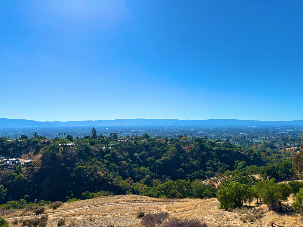 zhoujunhong2024's tweet image. 中秋节爬山，见天地、见众生、见自己。