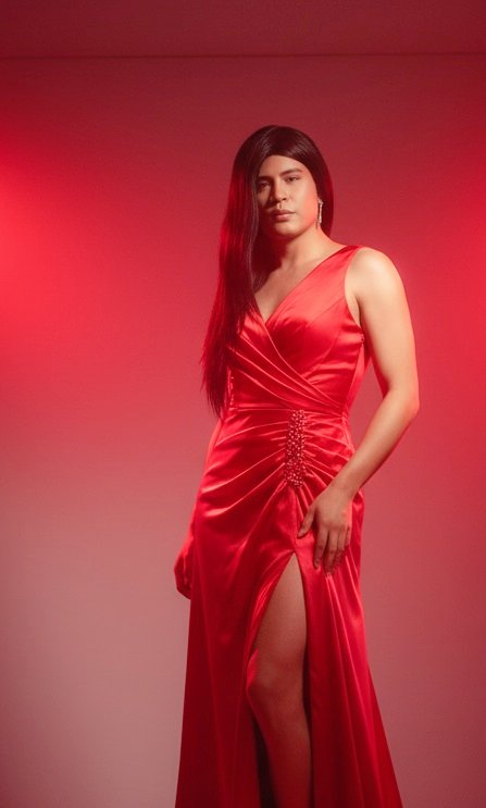 Llevar dentro de los recuerdos de mi alma a una mujer es super bello. Gracias a todos esos hombres y mujeres  que me quieren cómo soy que generan lo necesario para crear escenarios de inclusión. Hoy ad portas de mi cumpleaños insisto en seguir viviendo está parte de mi.