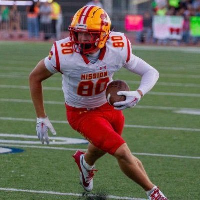 2027 3⭐️ TE
Max Markofsko
Misson Viejo (CA.)
6-4/217 
•2 sport athlete 
•3 game clip
<a href="/MaxMarkofski/">Max Markofski - 2027</a> 
<a href="/missionfootball/">MissionViejoFootball</a> 

hudl.com/video/3/162789…