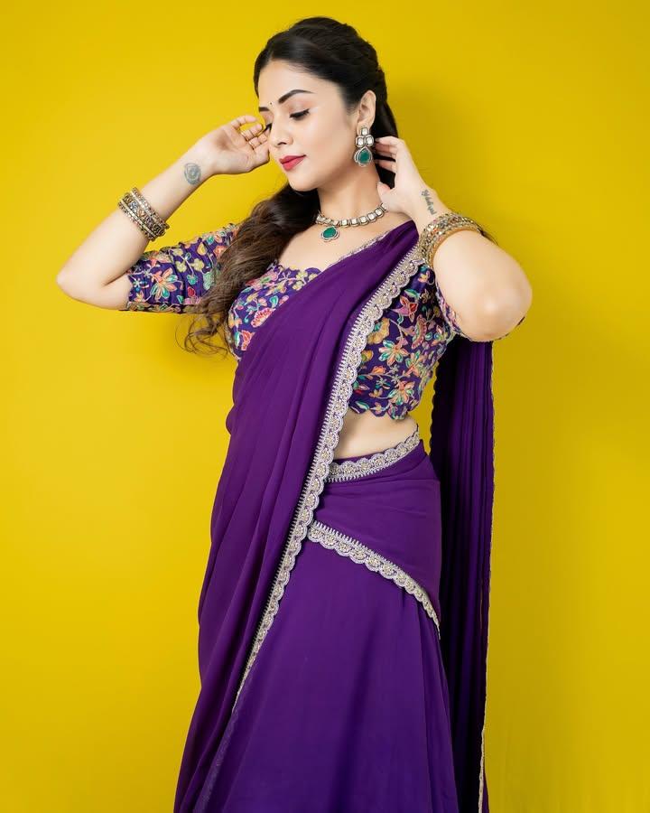 Sreemukhi - Tollywood’s Charming Star and One of India’s Most Beautiful Actresses iiQ8