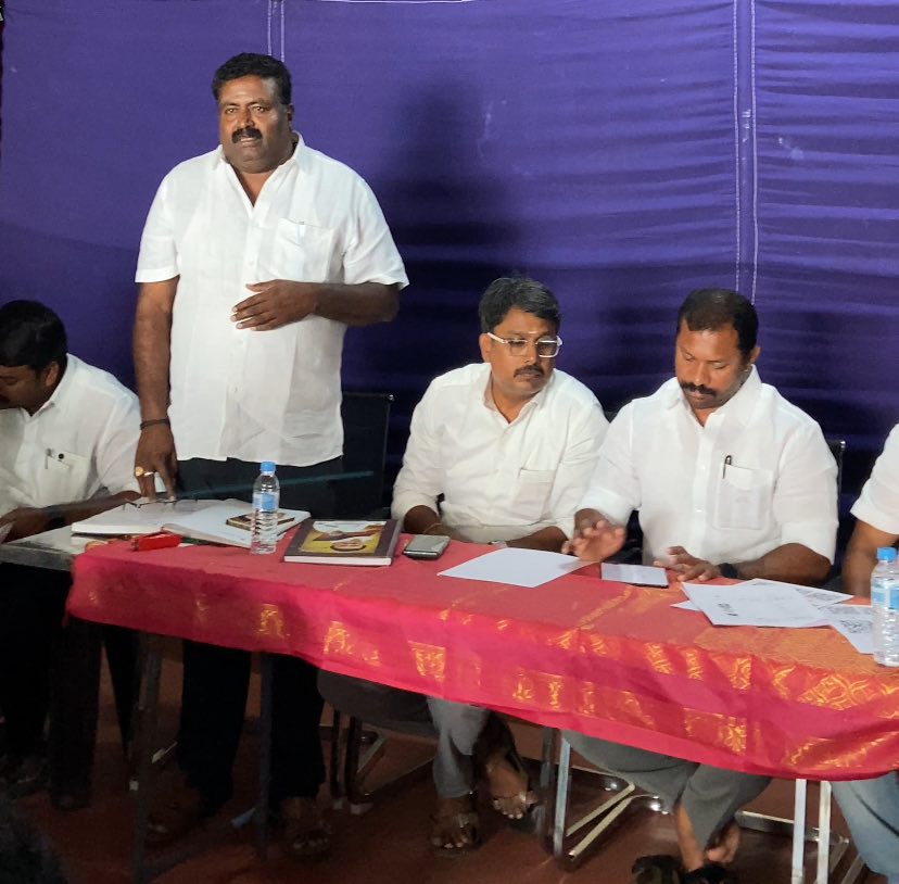 vinothkumar96_'s tweet photo. அண்ணன் ஈச்சனாரி மகா��ிங்கம் அவர்களின் வழிகாட்டுதலுக்கும், அண்ணன் இரா. கார்த்திகேயன் அவர்களின் உறுதுணைக்கும் மனமார்ந்த நன்றி.
இனி நமது இயக்கத்தின் கொள்கைகளுக்காக முழு அர்ப்பணிப்புடன் செயல்பட்டு, இளைஞர் அணியின் வளர்ச்சியில் என் பங்கைக் கொண்டு வர உறுதி செய்கிறேன். #DMK https://t.co/TT2Ung83Rq